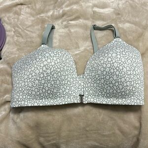 NWOT VS PINK bra